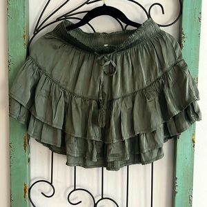 🧚‍♀️🧚‍♀️🧚‍♀️ AERIE MINISKIRT SIZE XS NWOT GORGEOUS GREEN COLOR 🧚‍♀️🧚‍♀️